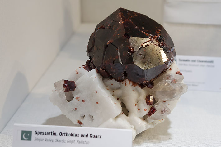 Garnet crystal on albite from Skardu, Pakistan
