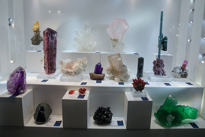 Display with minerals for sale