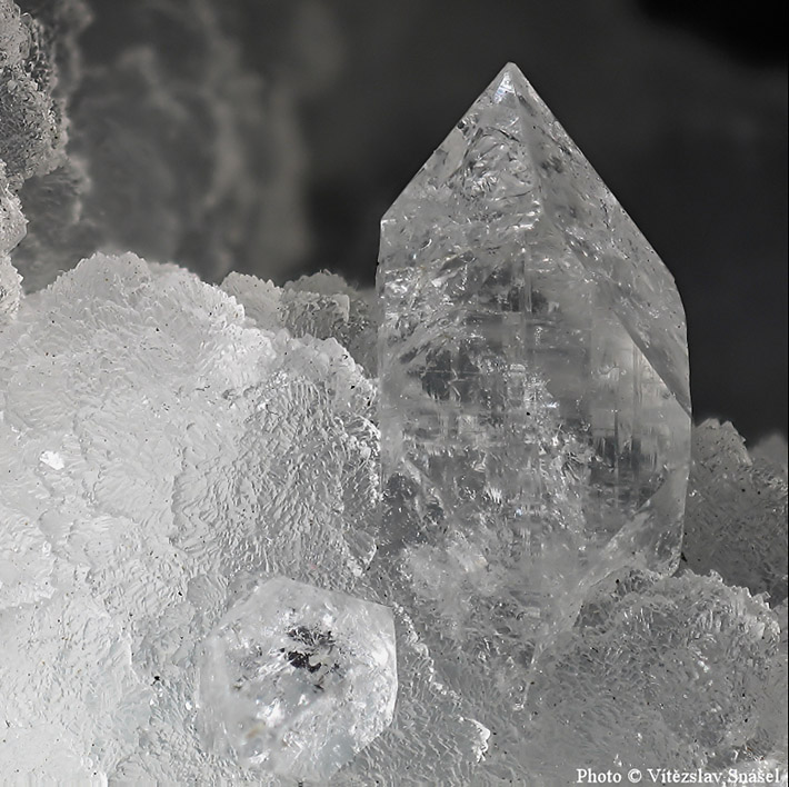 Perfect apophyllite crystal sitting on prehnite matrix from Poona in India